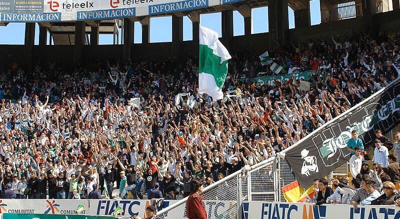 Jove Elx in the stands