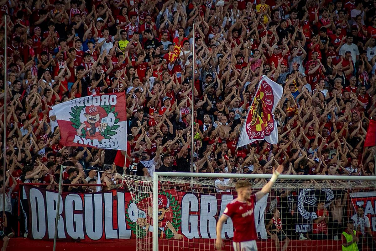Orgull Grana 1886 in the stands