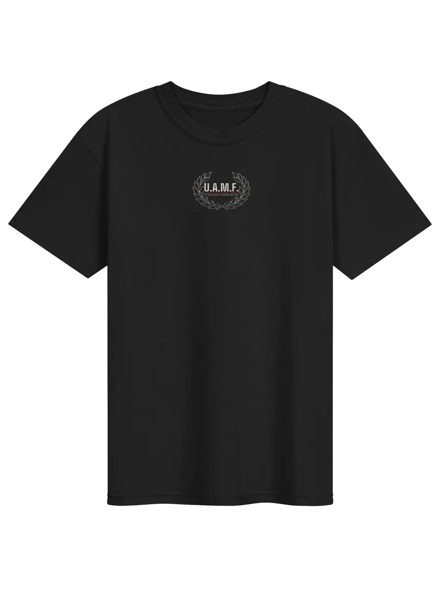 Frontal de la camiseta con U.A.M.F. rodeado por una corona de laurel en el pecho