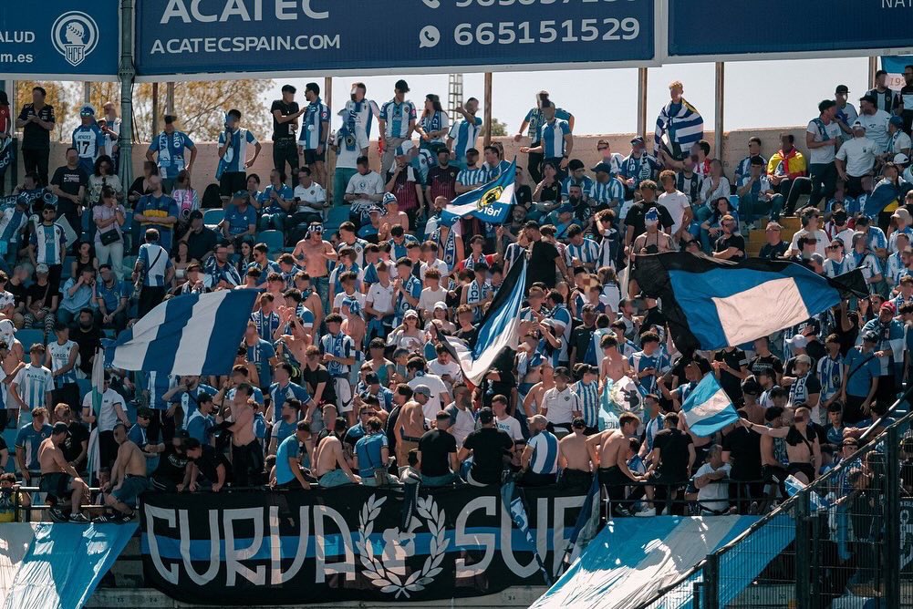 Curva Sur del Hércules animando en el José Rico Pérez
