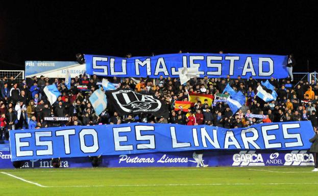 Infierno Azulillo animando en Linarejos