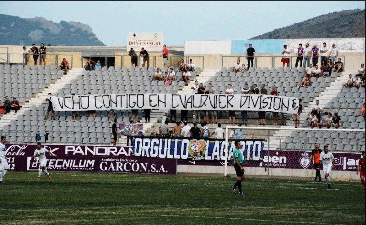 Fondo de Orgullo Lagarto en un partido del Real Jaen